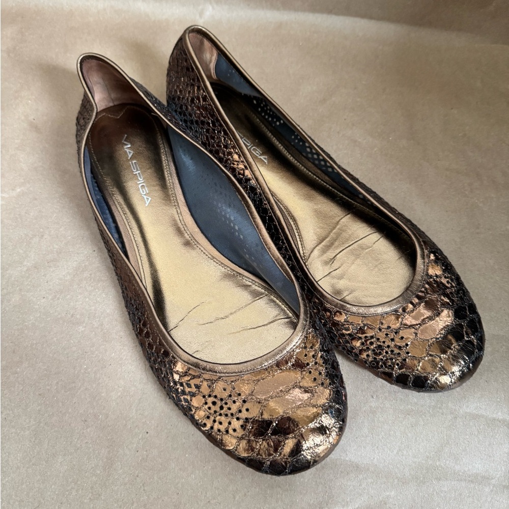 Via Spiga Bronze Metallic Faux Snakeskin Ballet Flats. Size 9